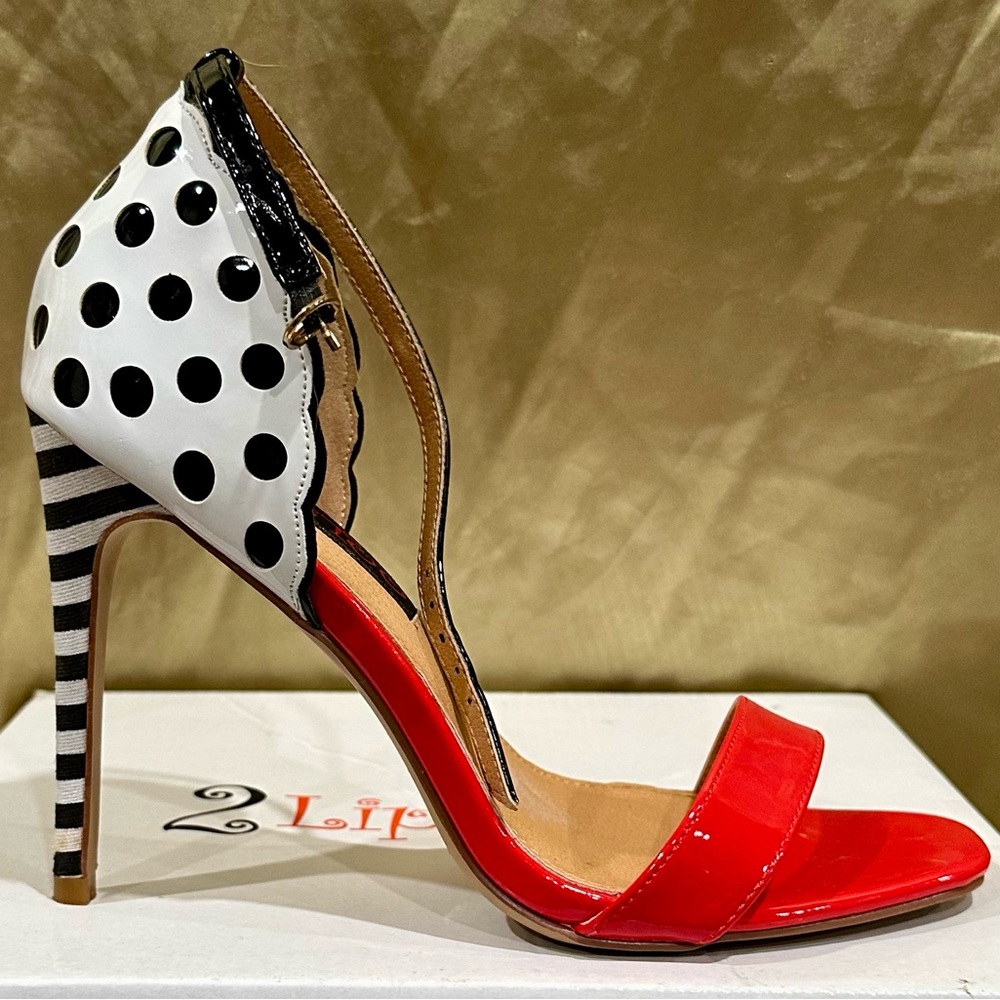 2 LipsToo heel
